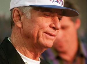 Mickey Mantle at his press conference in 1995.